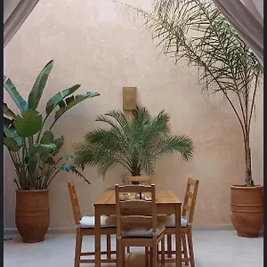 Riad L'aéroport, El Makina